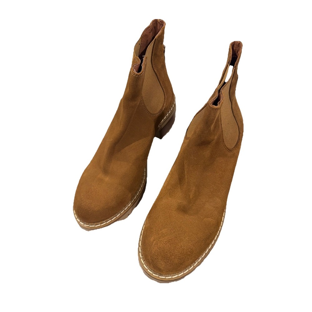 Bertuchi Carmel tan suede Chelsea Lug Sole boots made in Spain‎ - size 40 / 9